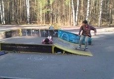 Уличный скейтпарк в парке Сосновка